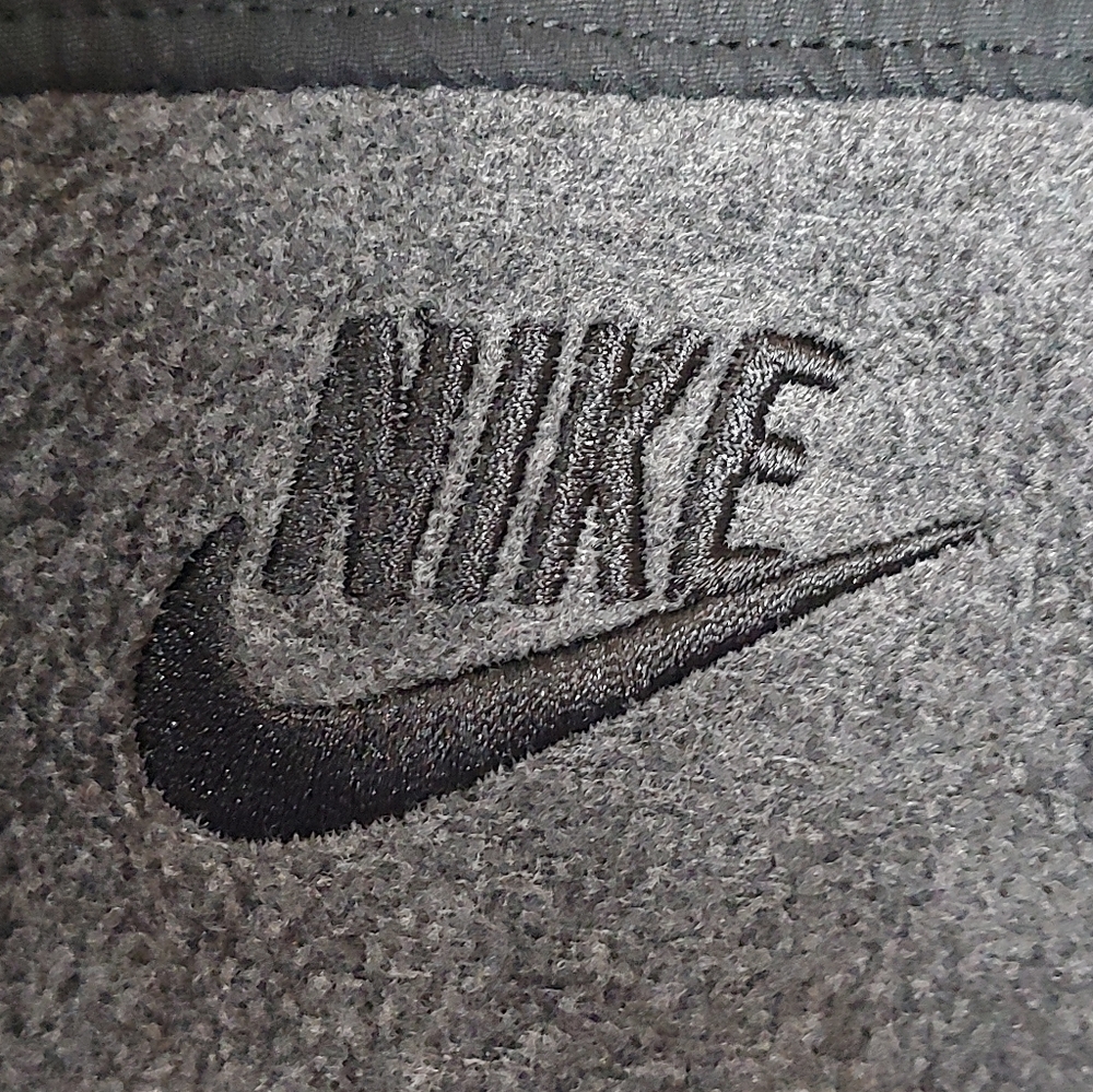 Nike Kid's Full Zip Logo Fleece - Picture 2 of 4